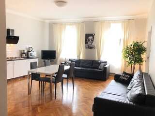 Апарт-отели Florianska Gate Luxury Apartments Краков Апартаменты с 3 спальнями-3